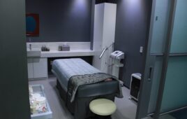 An image showing an empty procedure room